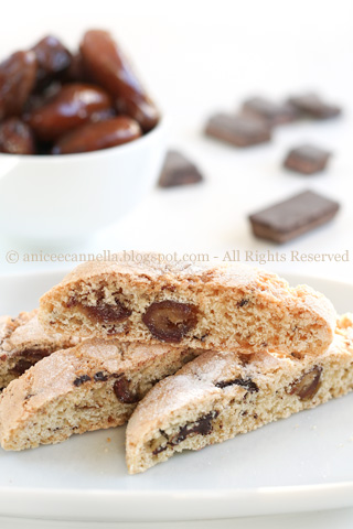 cantucci-ai-datteri.jpg
