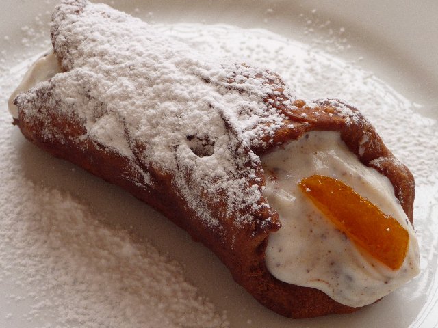 Cannolo Siciliano 2 G.jpg