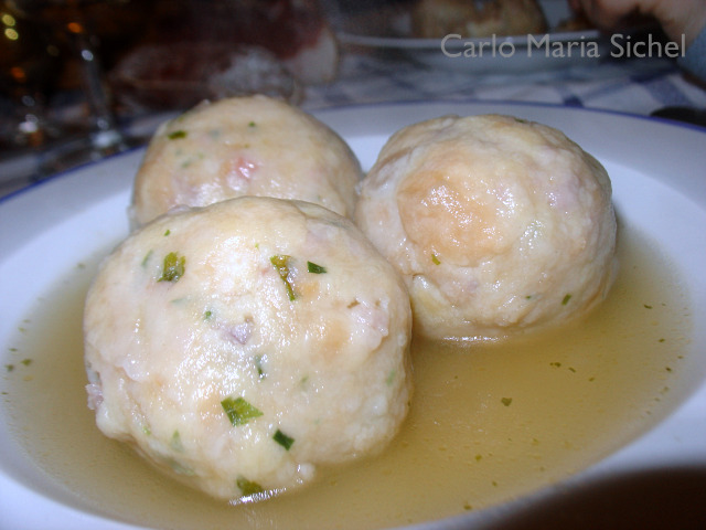 Canederli in brodo 1.jpg