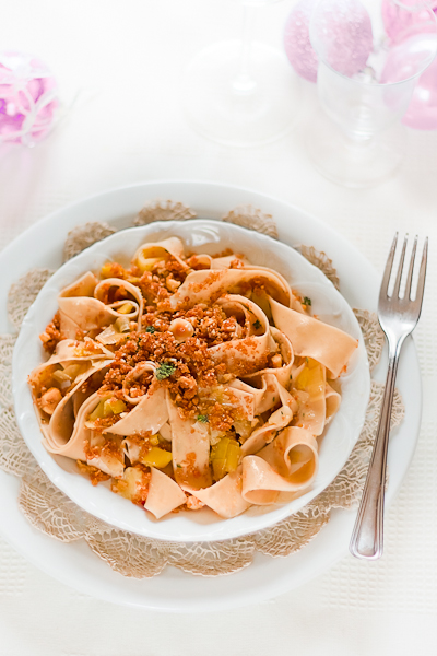 Pasta al profumo di porcini con porri, nocciole e mollica96-Edit.jpg