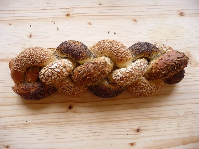 Treccia a 4 con semini G.jpg