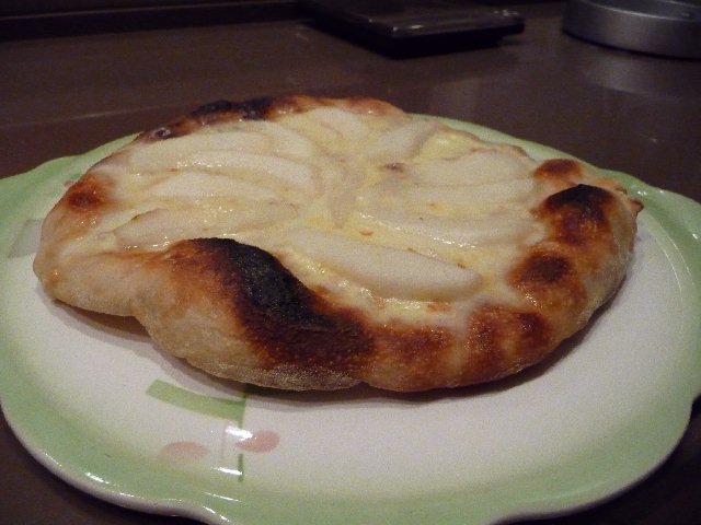 Pizza Pere e Gorgonzola 1 g.jpg